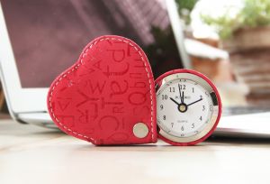 14 февраля, сердца, подарки влюбленным, подарки, будильник-сердечко