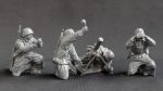 32051 German mortar team of WWII in winter uniform